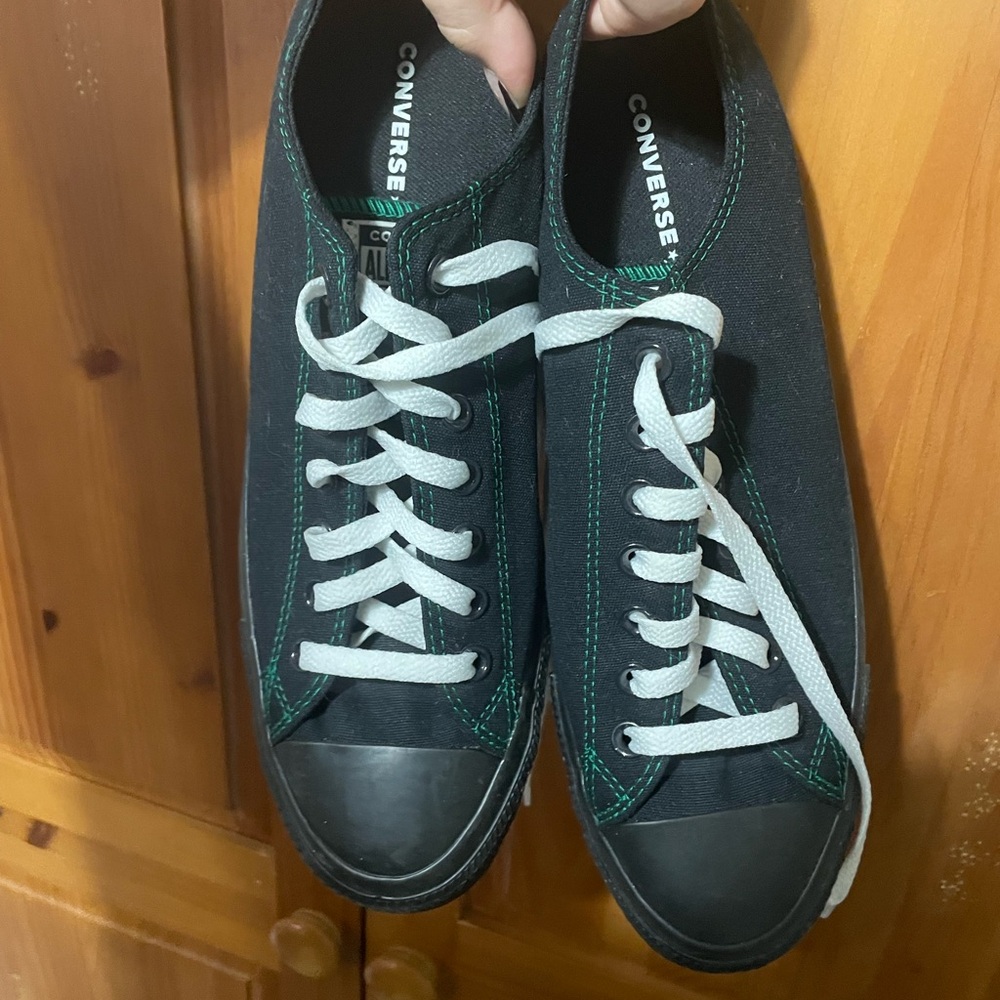 Converse Black and Green Sneakers for Men never worn